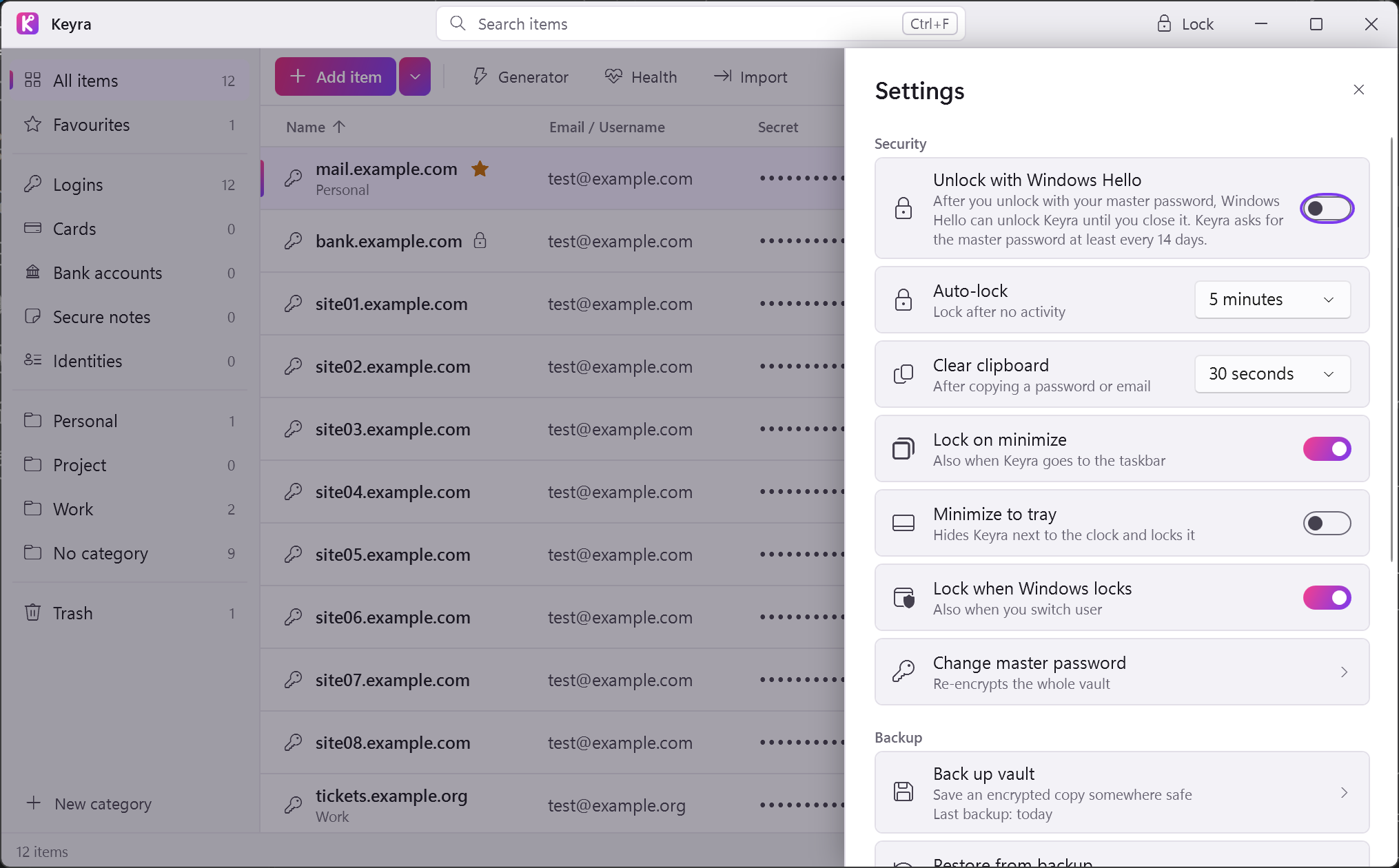 Settings in light theme: Windows Hello unlock, auto-lock, clear clipboard and lock options